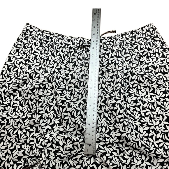 UNIQLO AIRISM Black & White Print Shorts Elasticized and Drawstring Waist Sz XL - Picture 7 of 9